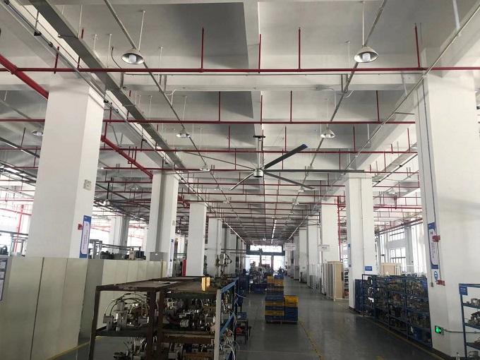 高大工業廠房運用工業大風扇通風降溫